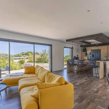 Soprana 4bd With Pool ヴィラ コルバーラ
