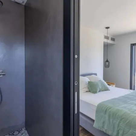 Soprana 4bd With Pool コルバーラ